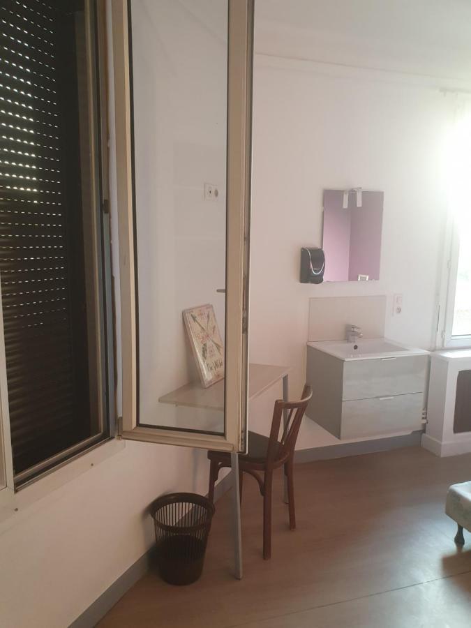 Hotel Aux Bons Amis Reims Exterior photo